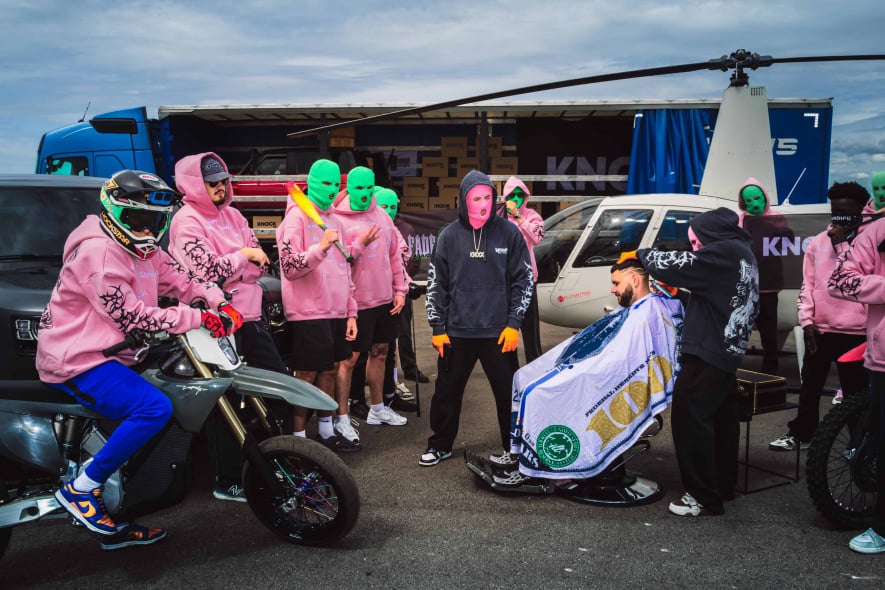 Profesionalų komanda „FADE HOOD